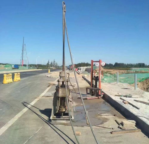 化隆公路高聚物注浆加固